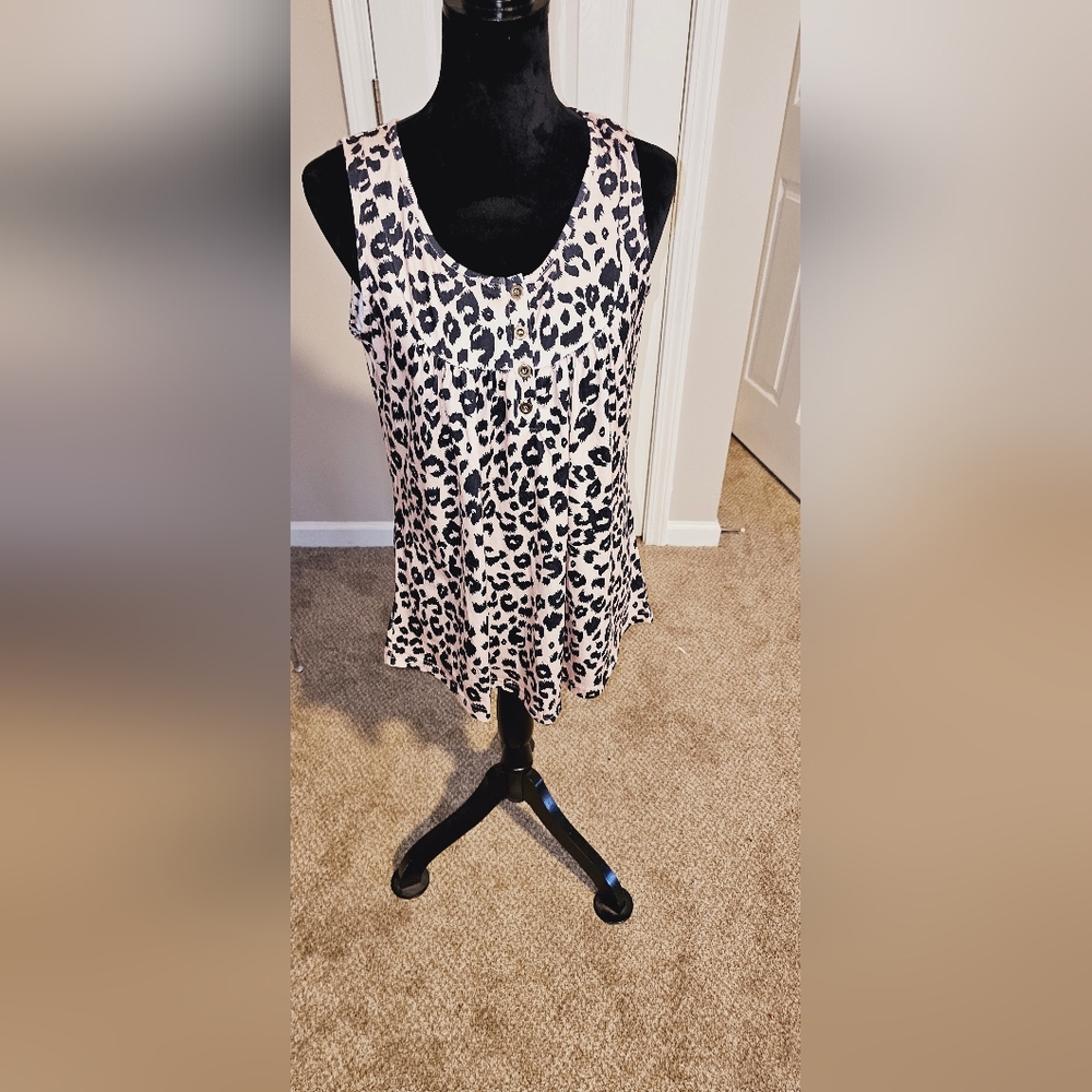 Women's leopard print top